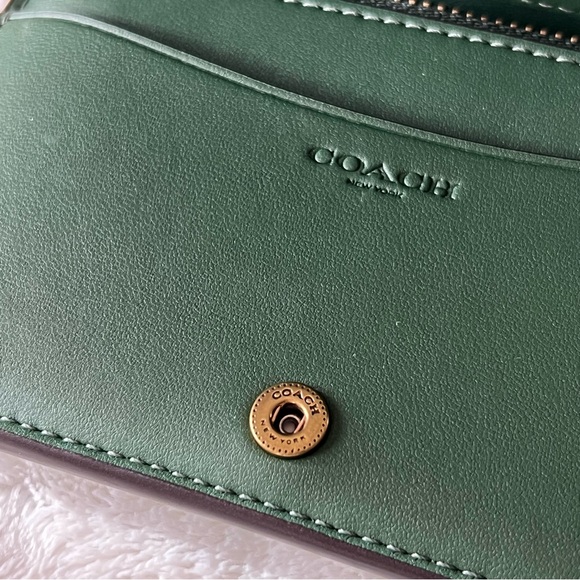 Coach Essential Slim Card Case in Amazon Green - Picture 10 of 13